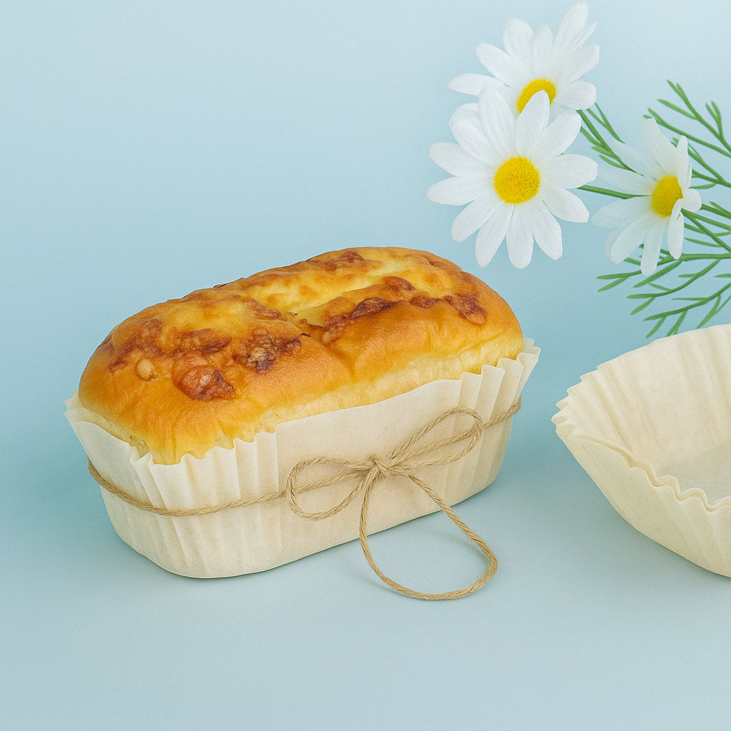 5.51" x 3.35" White Loaf Pan Liners - 50 Count